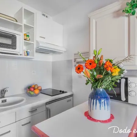 Apartment Quiet Cute 1 Bedroom With Terrace - Dodo Et Tartine